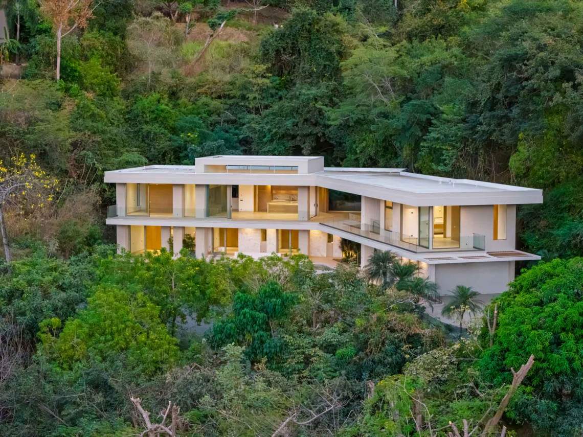 El Tesoro 24 Tamarindo 6 Casa de Los Sueños, Brand new luxury state in Tamarindo