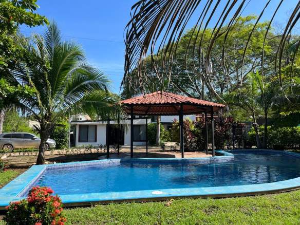 Playa Avellanas – House in a Gated Community